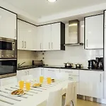 Modern * 2 Bedrooms * Pool Apartment *