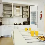 Modern * 2 Bedrooms * Pool Apartment