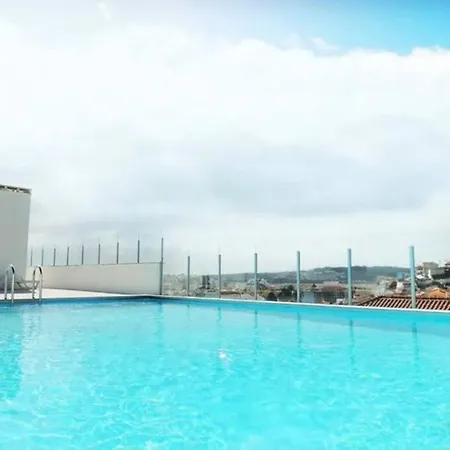 Modern * 2 Bedrooms * Pool *