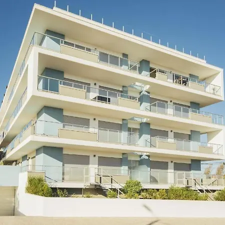 Modern * 2 Bedrooms * Pool Apartamento São Martinho do Porto