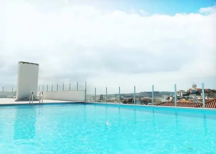 Modern * 2 Bedrooms * Pool *
