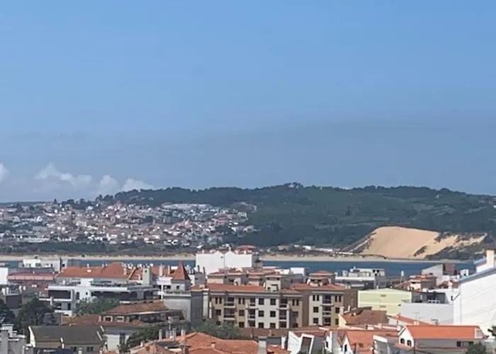 Modern * 2 Bedrooms * Pool *