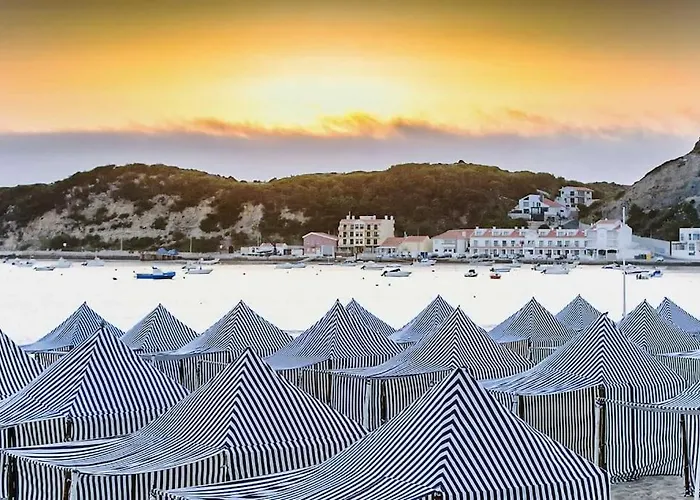 Daire Modern * 2 Bedrooms * Pool São Martinho do Porto